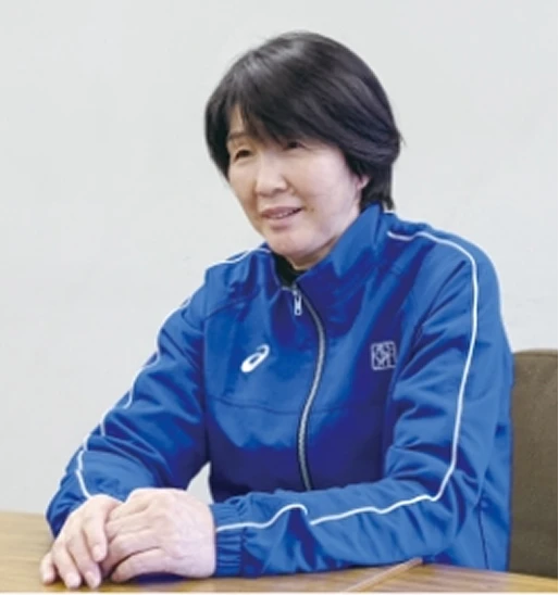 川内庭球場 柴小屋 房枝　場長